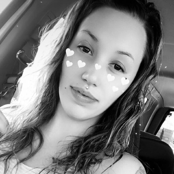 Meet your Posher, Hailey - Picture 1 of 1